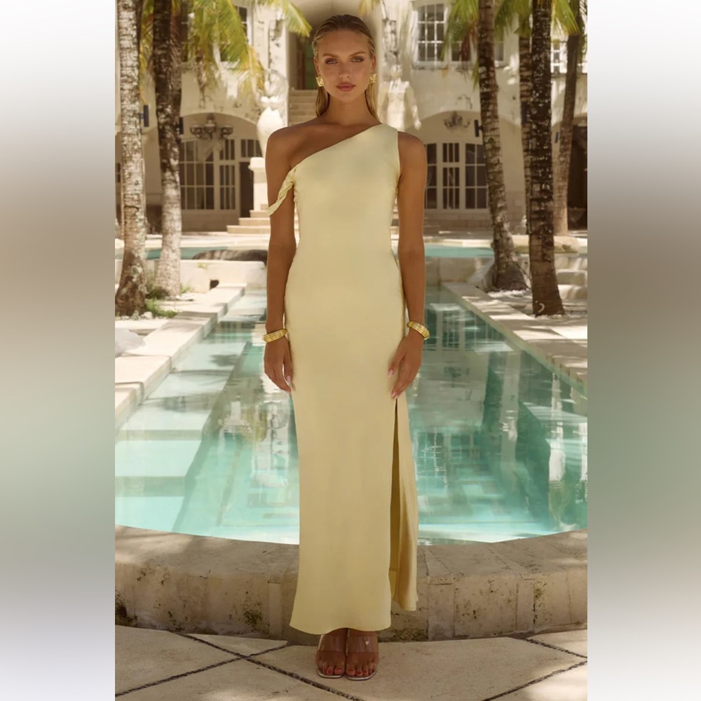 NWT American Threads Gia Asymmetrical One Shoulder dress Satin butter yellow